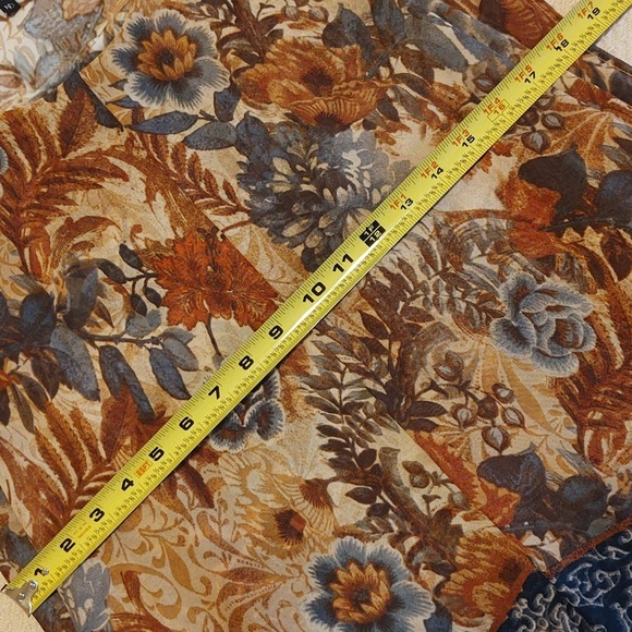 New Directions Ladies Sleeveless Blouse with Chiffon Overlay - Picture 7 of 8